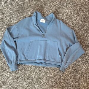 Stylish Blue Half-Zip Sweatshirt